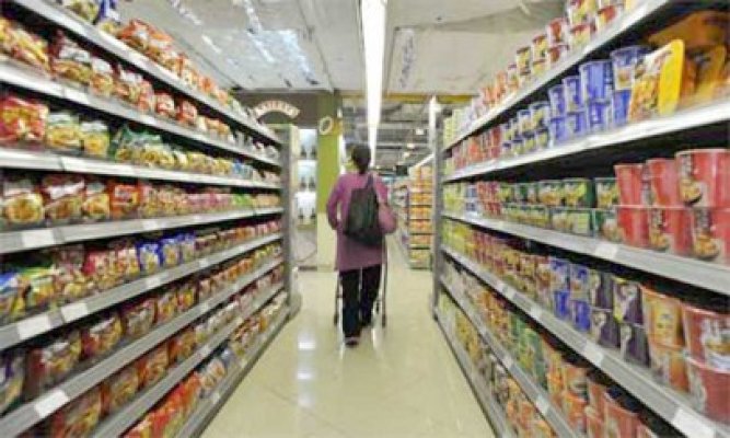 Un bărbat de 55 de ani, prins la furat din hypermarket